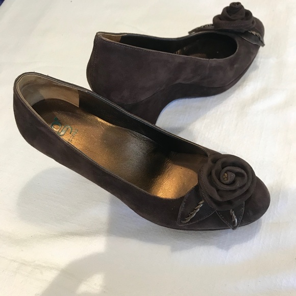 shoes - Picture 2 of 2